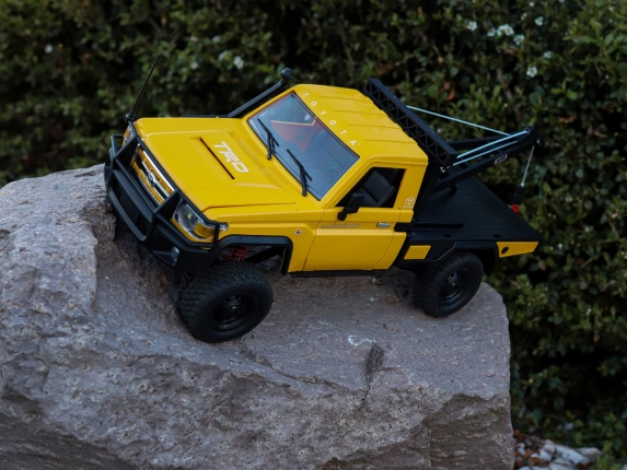 RC auto Land Cruiser Toyota s navijákem